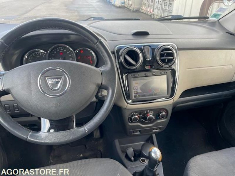 LODGY PRESTIGE 1.2 Tce 115cv. 09/2013. 161100 KM - Personenwagen: afbeelding 5 LODGY PRESTIGE 1.2 Tce 115cv. 09/2013. 161100 KM - Personenwagen: afbeelding 5