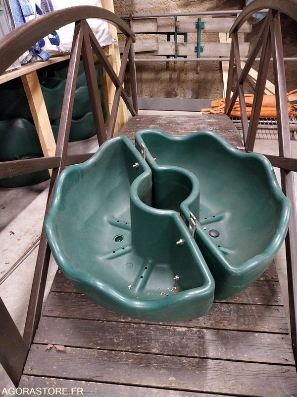 LOT DE 8 VASQUES OU 16 DEMI VASQUES A FLEURS EN PLASTIQUE A POSER SUR CANDELABRE - Tuinmachine: afbeelding 3 LOT DE 8 VASQUES OU 16 DEMI VASQUES A FLEURS EN PLASTIQUE A POSER SUR CANDELABRE - Tuinmachine: afbeelding 3