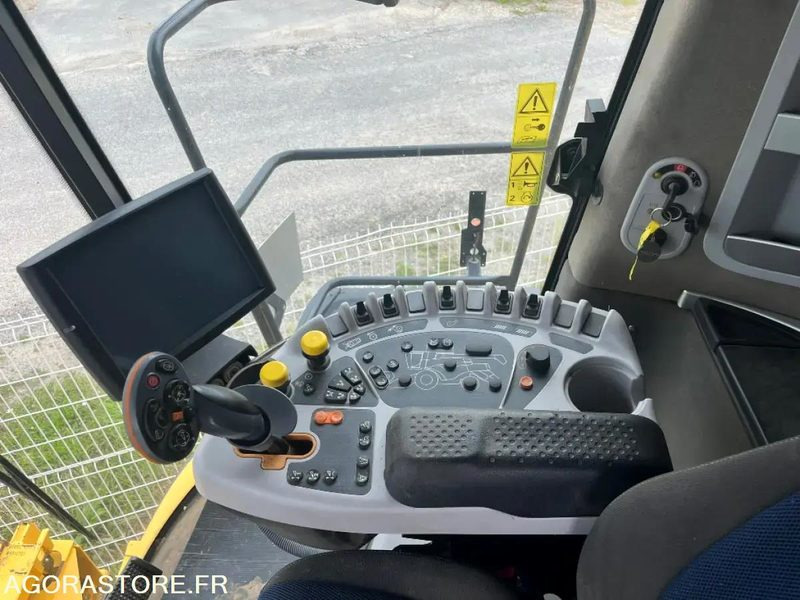 Landbouwmachine MOISSONNEUSE BATTEUSE NEW HOLLAND CR 8.80 - 2017 / 1847 HEURES: afbeelding 9 Landbouwmachine MOISSONNEUSE BATTEUSE NEW HOLLAND CR 8.80 - 2017 / 1847 HEURES: afbeelding 9