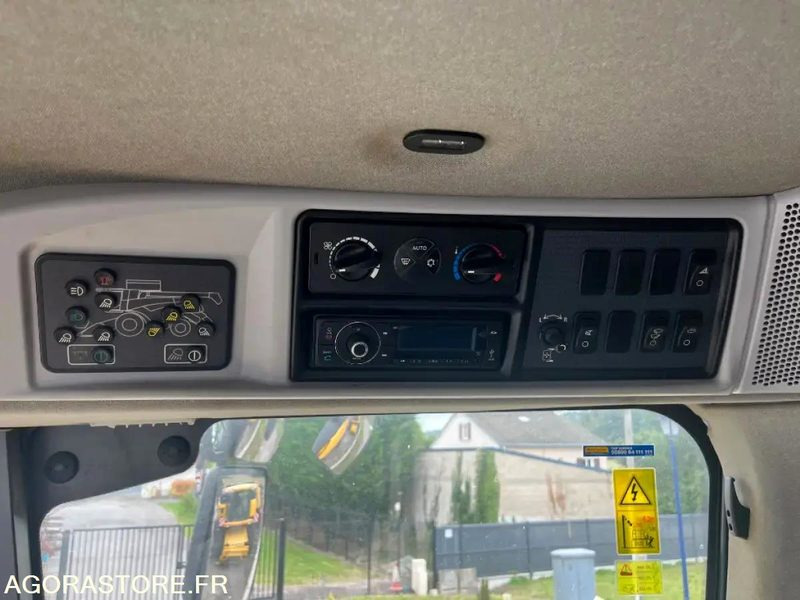 Landbouwmachine MOISSONNEUSE BATTEUSE NEW HOLLAND CR 8.80 - 2017 / 1847 HEURES: afbeelding 27 Landbouwmachine MOISSONNEUSE BATTEUSE NEW HOLLAND CR 8.80 - 2017 / 1847 HEURES: afbeelding 27