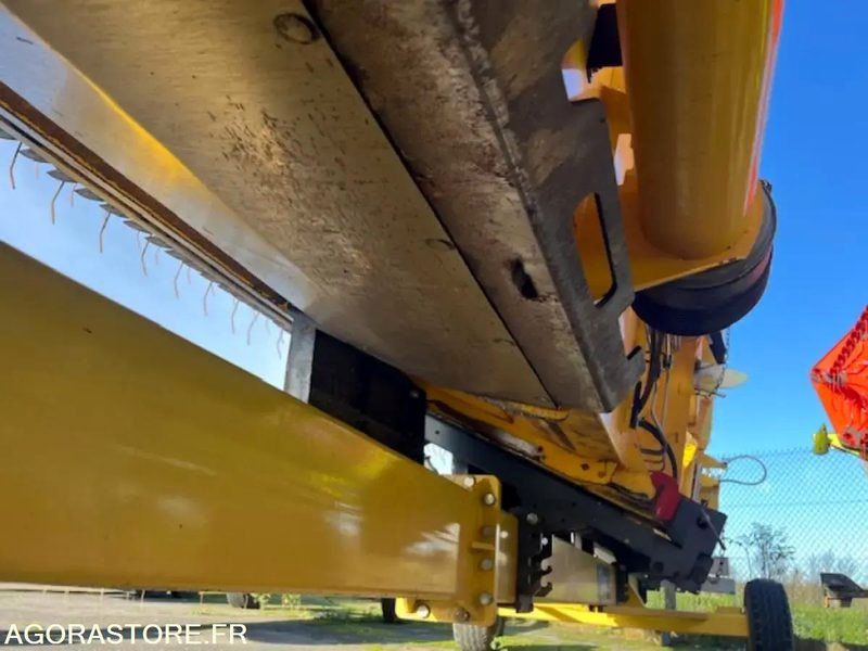 Landbouwmachine MOISSONNEUSE BATTEUSE NEW HOLLAND CR 8.80 - 2017 / 1847 HEURES: afbeelding 13 Landbouwmachine MOISSONNEUSE BATTEUSE NEW HOLLAND CR 8.80 - 2017 / 1847 HEURES: afbeelding 13