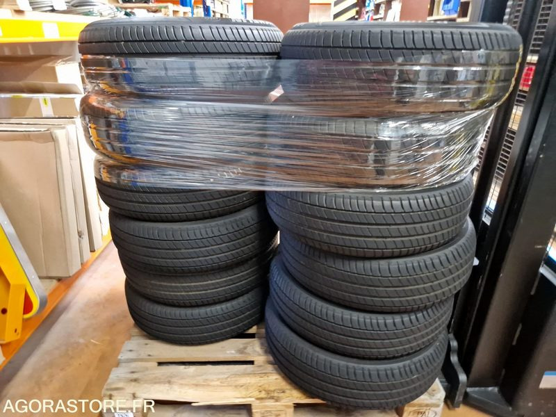 Lot de 12 pneus Michelin 215/65R16 102H - Band: afbeelding 1 Lot de 12 pneus Michelin 215/65R16 102H - Band: afbeelding 1