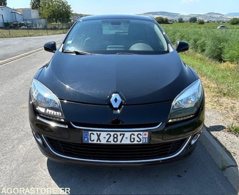MEGANE 1.2 L TCE 115 CH BOSE EDITION - 2013 - 97 595 kms - Personenwagen: afbeelding 2 MEGANE 1.2 L TCE 115 CH BOSE EDITION - 2013 - 97 595 kms - Personenwagen: afbeelding 2
