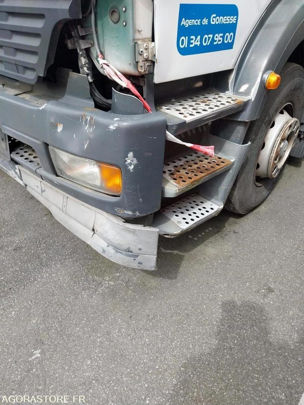 MERCEDES Actros HUWER 2004 (250 000Km) NON ROULANT EXPORT UNIQUEMENT - Vacuümwagen: afbeelding 2 MERCEDES Actros HUWER 2004 (250 000Km) NON ROULANT EXPORT UNIQUEMENT - Vacuümwagen: afbeelding 2