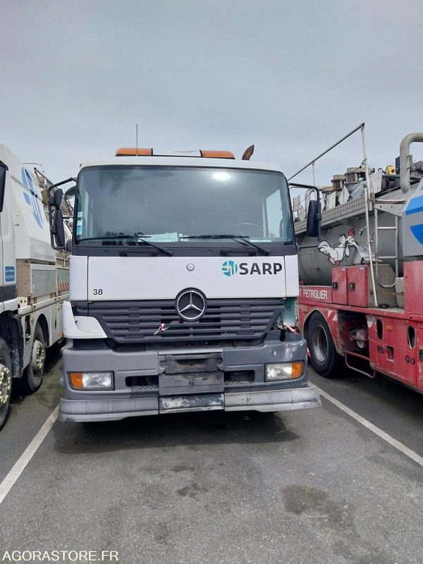 MERCEDES Actros HUWER 2004 (250 000Km) NON ROULANT EXPORT UNIQUEMENT - Vacuümwagen: afbeelding 1 MERCEDES Actros HUWER 2004 (250 000Km) NON ROULANT EXPORT UNIQUEMENT - Vacuümwagen: afbeelding 1