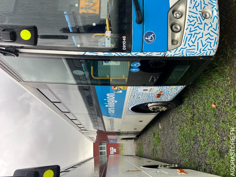 MERCEDES INTOURO 13m N°091046 - Schoolbus: afbeelding 2 MERCEDES INTOURO 13m N°091046 - Schoolbus: afbeelding 2