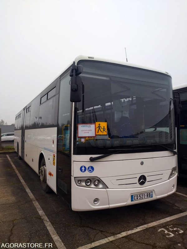 MERCEDES INTOURO N°083351 - Schoolbus: afbeelding 2 MERCEDES INTOURO N°083351 - Schoolbus: afbeelding 2