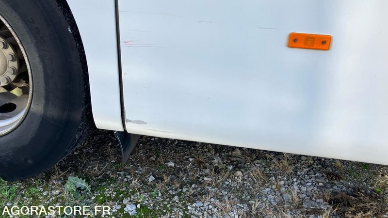 MERCEDES INTOURO N°093252 - Schoolbus: afbeelding 4 MERCEDES INTOURO N°093252 - Schoolbus: afbeelding 4