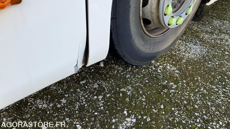 MERCEDES INTOURO N°093253 - Schoolbus: afbeelding 3 MERCEDES INTOURO N°093253 - Schoolbus: afbeelding 3