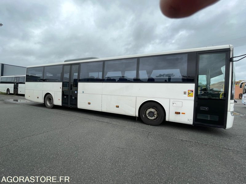 MERCEDES INTOURO N°093303 - Schoolbus: afbeelding 2 MERCEDES INTOURO N°093303 - Schoolbus: afbeelding 2