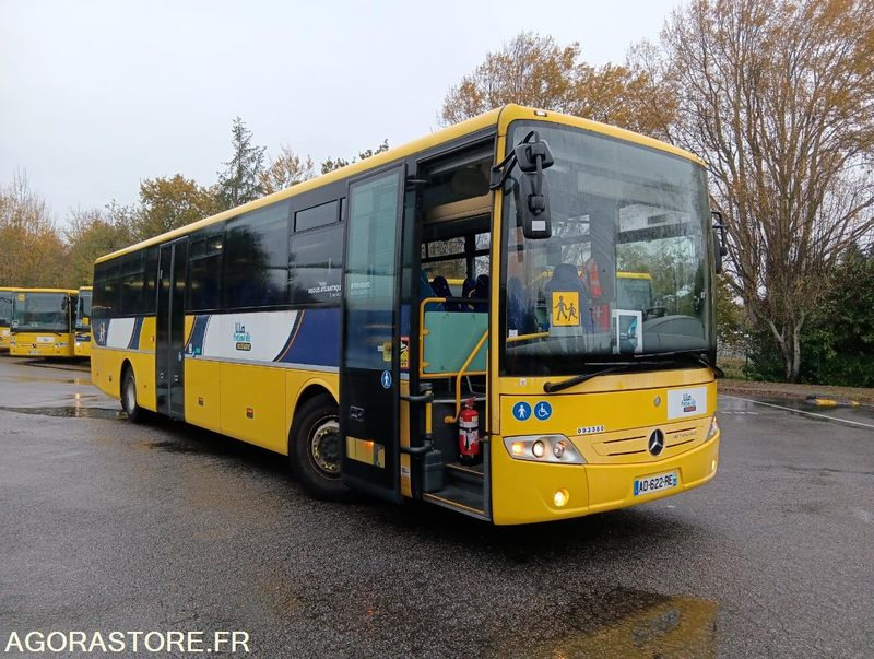 MERCEDES INTOURO N°093380 - Schoolbus: afbeelding 1 MERCEDES INTOURO N°093380 - Schoolbus: afbeelding 1