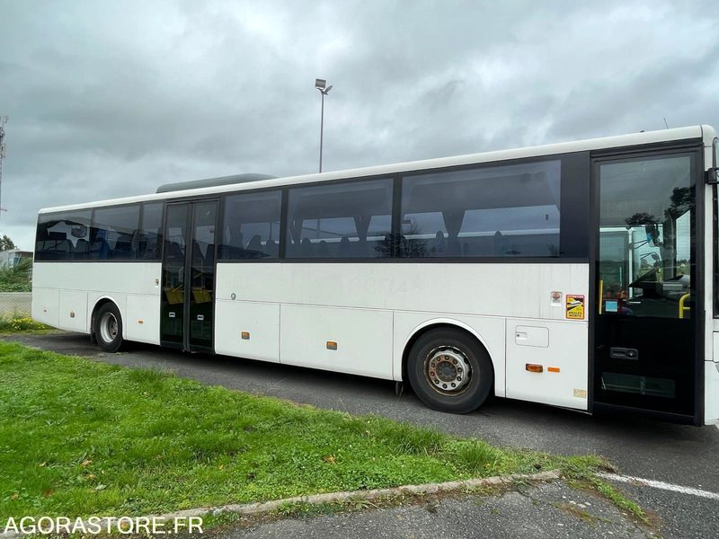 MERCEDES INTOURO N°093430 - Schoolbus: afbeelding 2 MERCEDES INTOURO N°093430 - Schoolbus: afbeelding 2