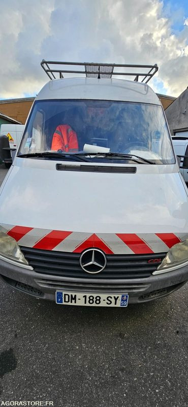 MERCEDES SPRINT 208 DM188SY - Gesloten bestelwagen: afbeelding 4 MERCEDES SPRINT 208 DM188SY - Gesloten bestelwagen: afbeelding 4