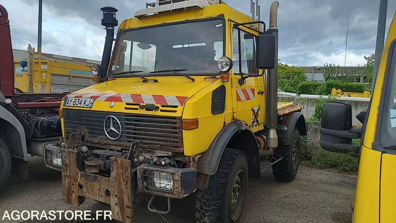 MERCEDES UNIMOG - 1999 - Vrachtwagen met open laadbak: afbeelding 2 MERCEDES UNIMOG - 1999 - Vrachtwagen met open laadbak: afbeelding 2