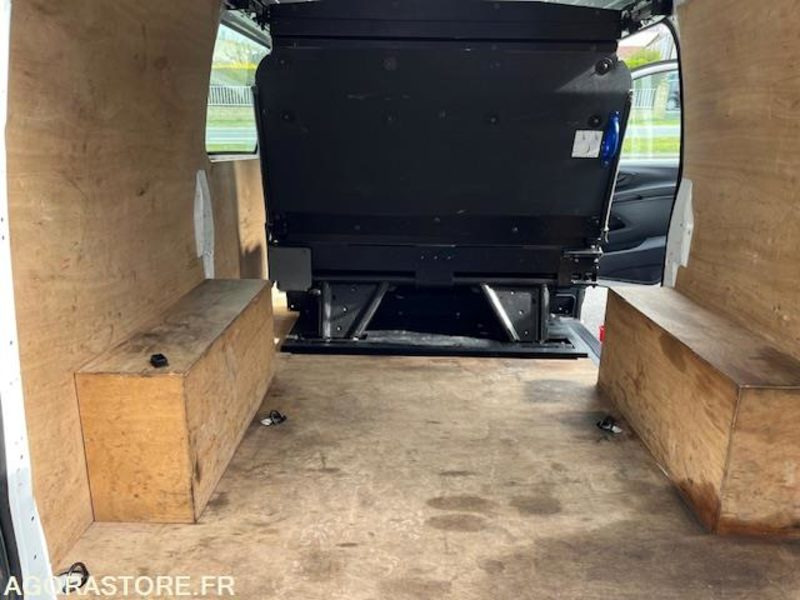 MERCEDES VITO MIXTO 116 CDI LONG 5 PLACES - 2021 - 193 000km - Gesloten bestelwagen: afbeelding 2 MERCEDES VITO MIXTO 116 CDI LONG 5 PLACES - 2021 - 193 000km - Gesloten bestelwagen: afbeelding 2