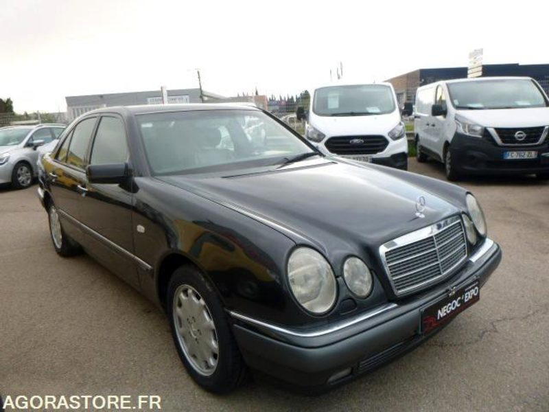 MERCEDES classe E 420 v8 W210 - 1996 - immatriculation espagnole - Personenwagen: afbeelding 1 MERCEDES classe E 420 v8 W210 - 1996 - immatriculation espagnole - Personenwagen: afbeelding 1