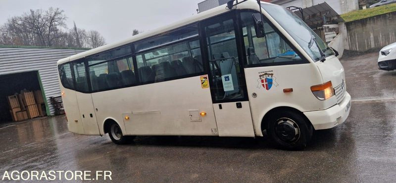 MINI-BUS MERCEDES VARIO - 127178 kms - 2000 - Minibus, Personenvervoer: afbeelding 2 MINI-BUS MERCEDES VARIO - 127178 kms - 2000 - Minibus, Personenvervoer: afbeelding 2