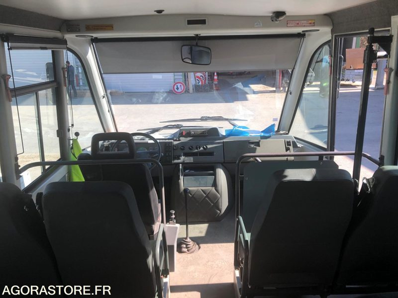 MINI-BUS MERCEDES VARIO - 127178 kms - 2000 - Minibus, Personenvervoer: afbeelding 4 MINI-BUS MERCEDES VARIO - 127178 kms - 2000 - Minibus, Personenvervoer: afbeelding 4