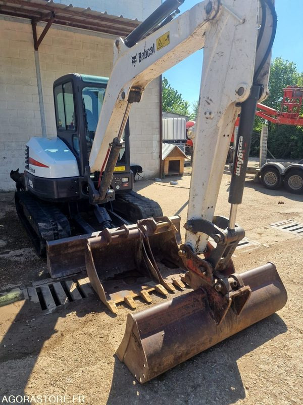 MINI PELLE SUR CHENILLE CAOUTCHOUC BOBCAT 5T E45 AVEC 3 GODETS - 2017 - 1715h - Minigraafmachine: afbeelding 1 MINI PELLE SUR CHENILLE CAOUTCHOUC BOBCAT 5T E45 AVEC 3 GODETS - 2017 - 1715h - Minigraafmachine: afbeelding 1