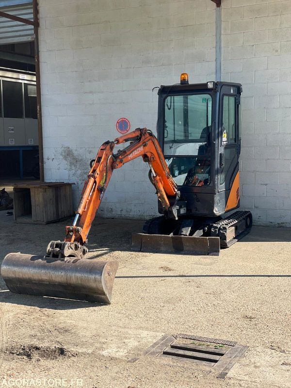 MINI-PELLE SUR CHENILLE CAOUTCHOUC HITACHI ZX17U-2 15CV 1.9T AVEC 3 GODETS - Graafmachine: afbeelding 2 MINI-PELLE SUR CHENILLE CAOUTCHOUC HITACHI ZX17U-2 15CV 1.9T AVEC 3 GODETS - Graafmachine: afbeelding 2