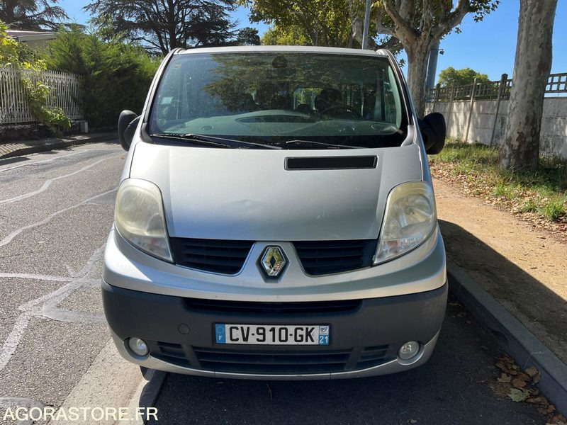 MINIBUS VL - 9 PLACES - TRAFIC - L2 H1 - 115 CH - CLIM- 165200 KMS - ATTELAGE - Minibus, Personenvervoer: afbeelding 2 MINIBUS VL - 9 PLACES - TRAFIC - L2 H1 - 115 CH - CLIM- 165200 KMS - ATTELAGE - Minibus, Personenvervoer: afbeelding 2