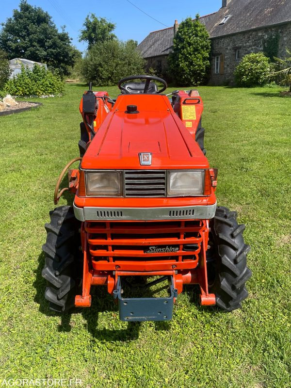 Micro-tracteur Kubota L1-185 - Tractor: afbeelding 5 Micro-tracteur Kubota L1-185 - Tractor: afbeelding 5