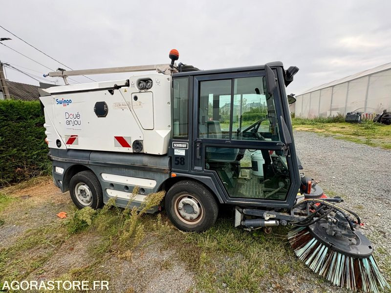 Mini balayeuse Swingo 200 - Veegwagen: afbeelding 2 Mini balayeuse Swingo 200 - Veegwagen: afbeelding 2
