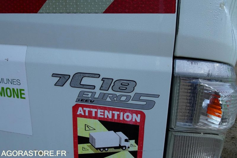 Mitsubishi Fuso - Vuilniswagen: afbeelding 3 Mitsubishi Fuso - Vuilniswagen: afbeelding 3