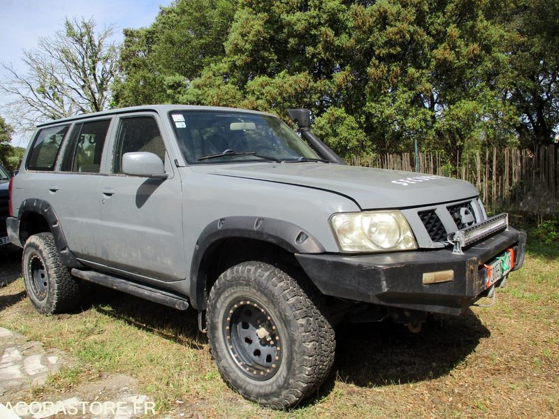 Nissan Patrol Y61 Station Wagon moteur 6 cylindres 4.2 Turbo Diesel 160cv BM5 - SUV: afbeelding 2 Nissan Patrol Y61 Station Wagon moteur 6 cylindres 4.2 Turbo Diesel 160cv BM5 - SUV: afbeelding 2