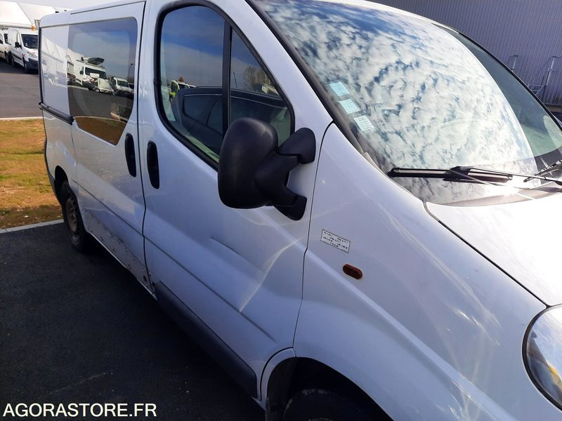 OPEL VIVARO - 2011 - 112 800KM - Gesloten bestelwagen: afbeelding 4 OPEL VIVARO - 2011 - 112 800KM - Gesloten bestelwagen: afbeelding 4
