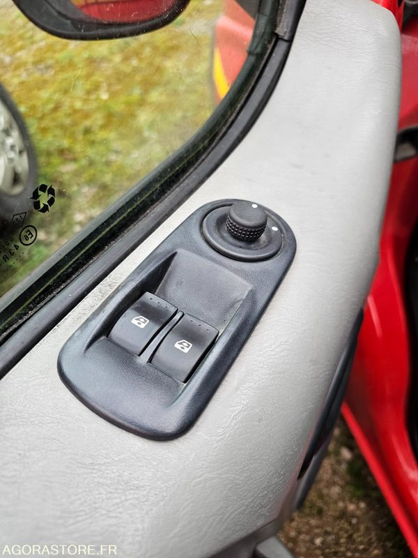 Gesloten bestelwagen OPEL VIVARO 246157kms 2008 - 5789VX86: afbeelding 13 Gesloten bestelwagen OPEL VIVARO 246157kms 2008 - 5789VX86: afbeelding 13