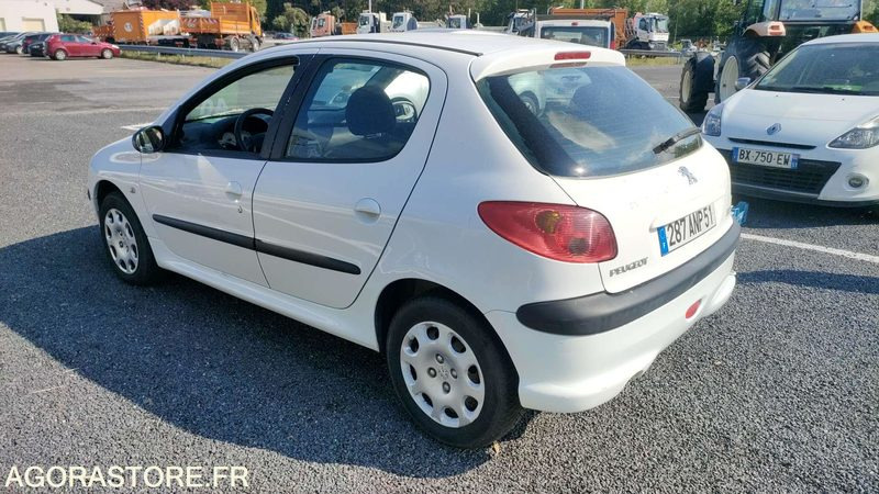 PEUGEOT 206 - 2005 - 101058kms - Personenwagen: afbeelding 2 PEUGEOT 206 - 2005 - 101058kms - Personenwagen: afbeelding 2