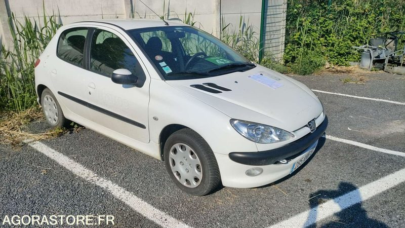PEUGEOT 206 - 2005 - 127168kms - Personenwagen: afbeelding 2 PEUGEOT 206 - 2005 - 127168kms - Personenwagen: afbeelding 2