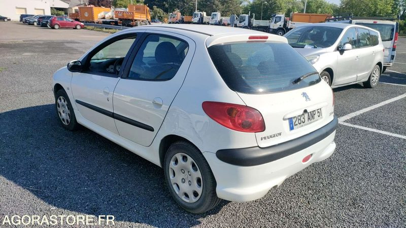 PEUGEOT 206 - 2005 - 142538kms - Personenwagen: afbeelding 3 PEUGEOT 206 - 2005 - 142538kms - Personenwagen: afbeelding 3
