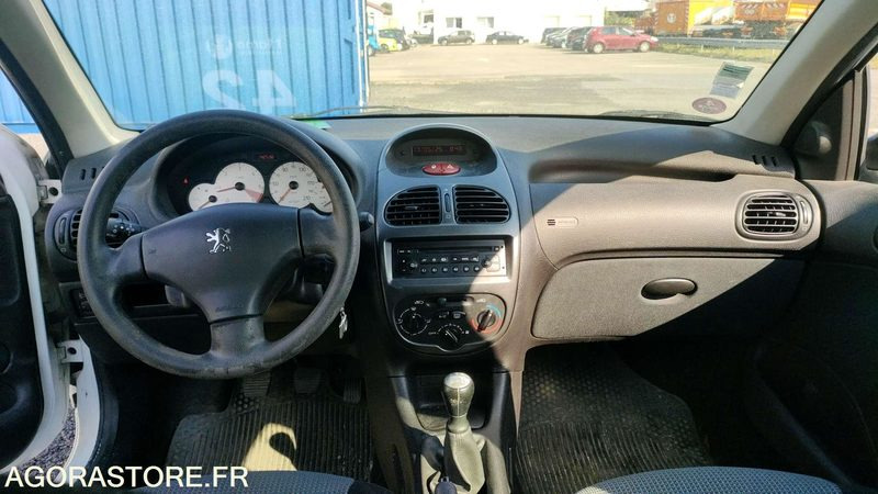 PEUGEOT 206 - 2005 - 142538kms - Personenwagen: afbeelding 5 PEUGEOT 206 - 2005 - 142538kms - Personenwagen: afbeelding 5