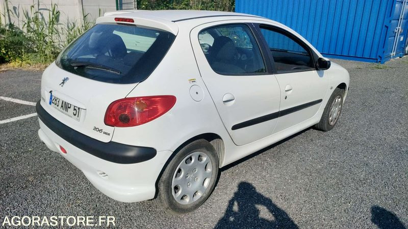 PEUGEOT 206 - 2005 - 142538kms - Personenwagen: afbeelding 4 PEUGEOT 206 - 2005 - 142538kms - Personenwagen: afbeelding 4