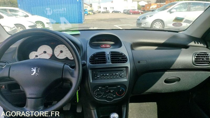 PEUGEOT 206 - 2005 - 142613kms - Personenwagen: afbeelding 5 PEUGEOT 206 - 2005 - 142613kms - Personenwagen: afbeelding 5