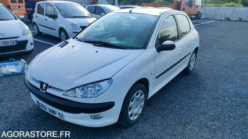 PEUGEOT 206 - 2005 -175624kms - Personenwagen: afbeelding 2 PEUGEOT 206 - 2005 -175624kms - Personenwagen: afbeelding 2