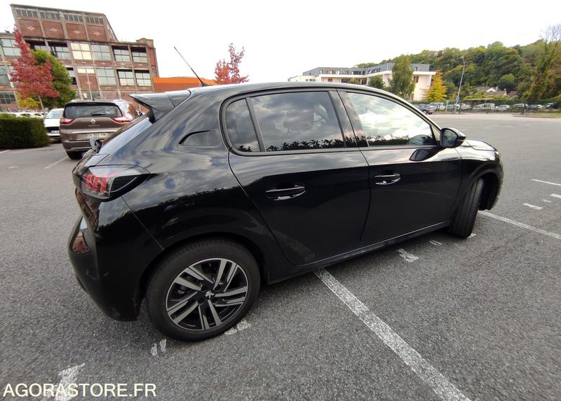 PEUGEOT 208 100 S&S EAT8 - finition ALLURE - MEC 2023 - Personenwagen: afbeelding 4 PEUGEOT 208 100 S&S EAT8 - finition ALLURE - MEC 2023 - Personenwagen: afbeelding 4