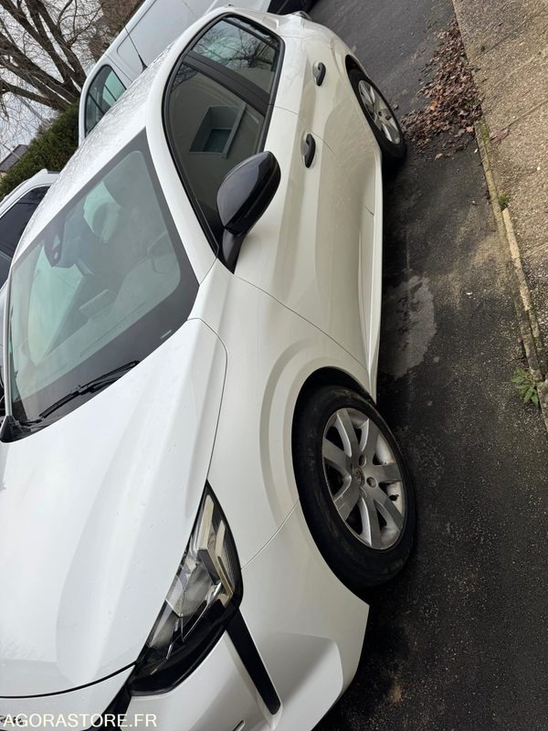 PEUGEOT - 208 - 2022 / 88000 KM - Personenwagen: afbeelding 3 PEUGEOT - 208 - 2022 / 88000 KM - Personenwagen: afbeelding 3