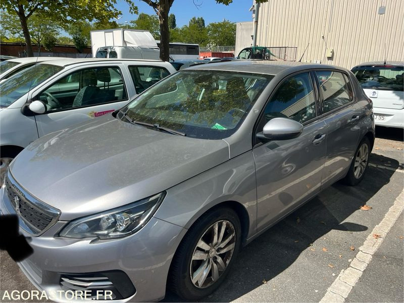 PEUGEOT 308 ESSENCE 127862 kms 2018 - Personenwagen: afbeelding 2 PEUGEOT 308 ESSENCE 127862 kms 2018 - Personenwagen: afbeelding 2