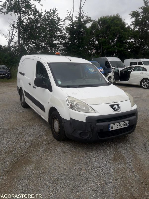 PEUGEOT PARTNER - 2010 / 379179 KM (AT370GW) - Kleine bestelwagen: afbeelding 3 PEUGEOT PARTNER - 2010 / 379179 KM (AT370GW) - Kleine bestelwagen: afbeelding 3