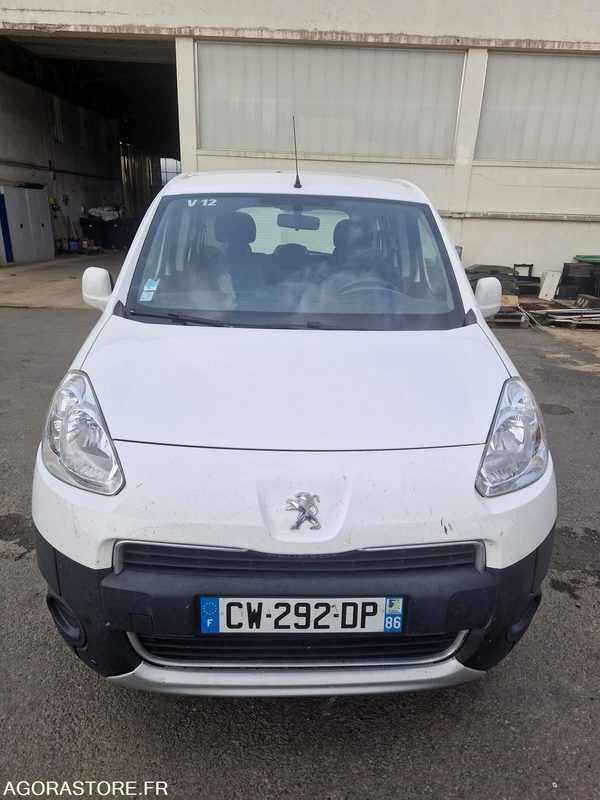 PEUGEOT PARTNER 99000 kms 2013 - Personenwagen: afbeelding 2 PEUGEOT PARTNER 99000 kms 2013 - Personenwagen: afbeelding 2