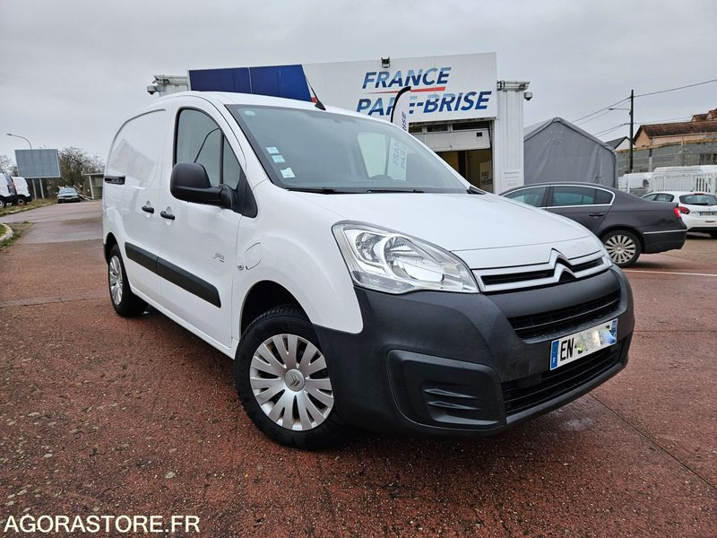 PEUGEOT PARTNER ÉLECTRIQUE 3 PLACES GPS CLIM - 2017 - 23300KMS - Kleine bestelwagen, Elektrische bedrijfswagen: afbeelding 3 PEUGEOT PARTNER ÉLECTRIQUE 3 PLACES GPS CLIM - 2017 - 23300KMS - Kleine bestelwagen, Elektrische bedrijfswagen: afbeelding 3