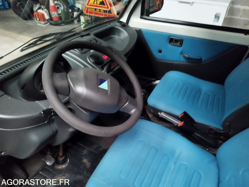 PIAGGIO PORTER - Kipper bestelwagen: afbeelding 3 PIAGGIO PORTER - Kipper bestelwagen: afbeelding 3