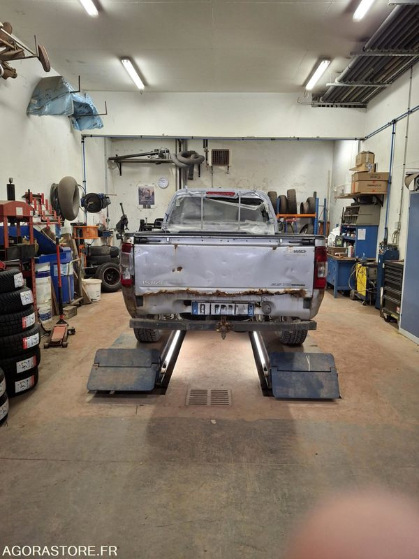 PICK UP D MAX ISUZU - Pick-up: afbeelding 2 PICK UP D MAX ISUZU - Pick-up: afbeelding 2