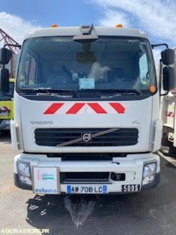 PORTEUR BOM 12T VOLVO GEESINK - 265230 KM/ 2010 (5095) - Vuilniswagen: afbeelding 2 PORTEUR BOM 12T VOLVO GEESINK - 265230 KM/ 2010 (5095) - Vuilniswagen: afbeelding 2