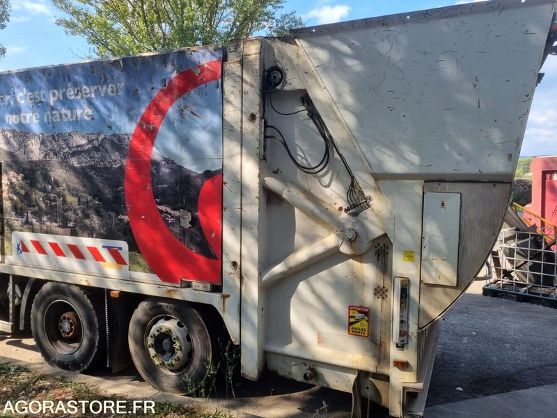 PORTEUR RENAULT 26t BOM GRUE de 2010 - 348000 km (r30074) - Vuilniswagen, Kraanwagen: afbeelding 5 PORTEUR RENAULT 26t BOM GRUE de 2010 - 348000 km (r30074) - Vuilniswagen, Kraanwagen: afbeelding 5