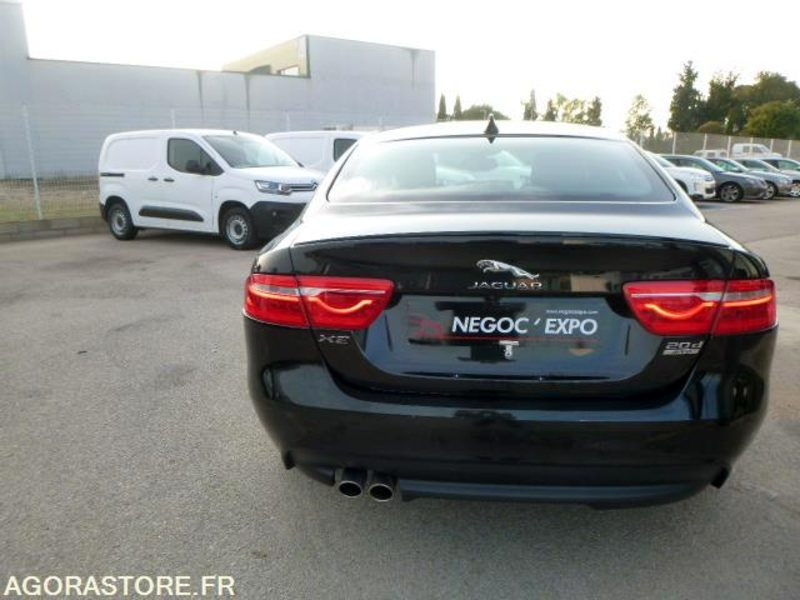 PRIX TTC 0% TVA - JAGUAR XE 2.0 180CV R SPORT AWD - 2016 - 160 000km - Personenwagen: afbeelding 4 PRIX TTC 0% TVA - JAGUAR XE 2.0 180CV R SPORT AWD - 2016 - 160 000km - Personenwagen: afbeelding 4