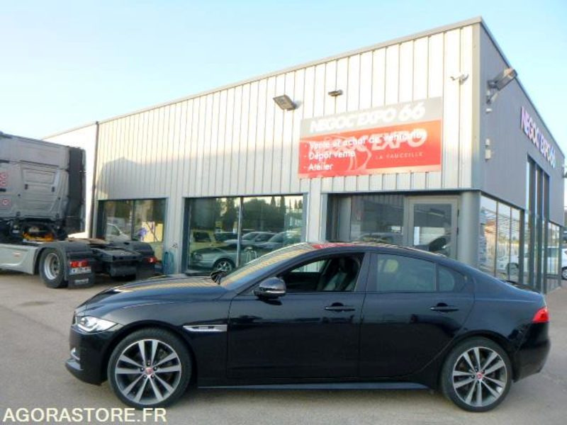 PRIX TTC 0% TVA - JAGUAR XE 2.0 180CV R SPORT AWD - 2016 - 160 000km - Personenwagen: afbeelding 5 PRIX TTC 0% TVA - JAGUAR XE 2.0 180CV R SPORT AWD - 2016 - 160 000km - Personenwagen: afbeelding 5